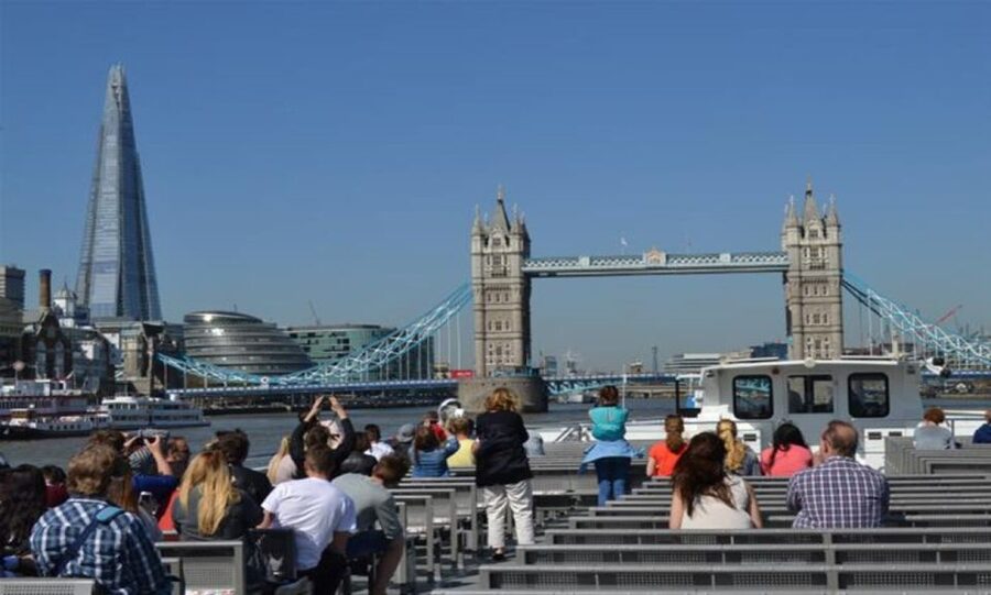 London: Harry Potter Tour, River Cruise & The London Dungeon - Westminster brings the wider London story