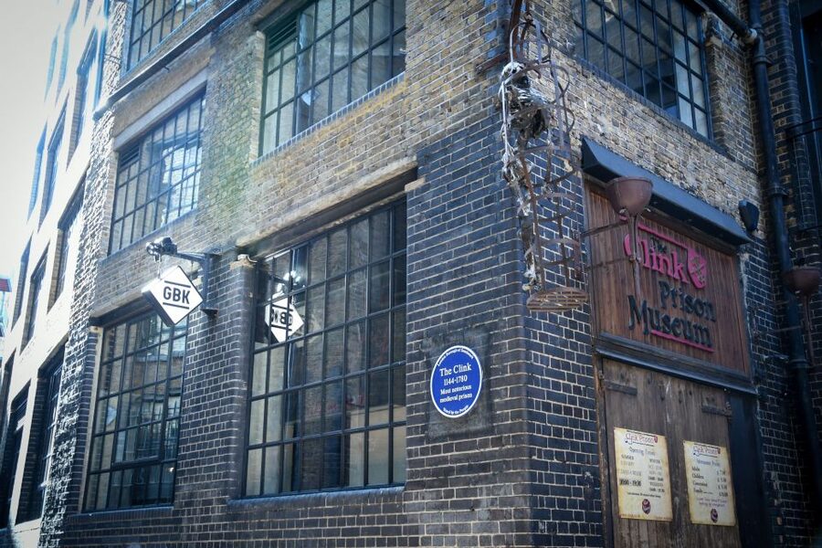 London: Harry Potter Walking Tour and River Thames Cruise - House of Spells and the Palace Theatre