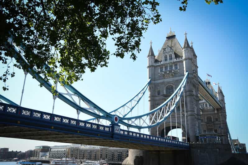 London: Harry Potter Walking Tour and Tower Bridge Ticket - What the guides add to the day
