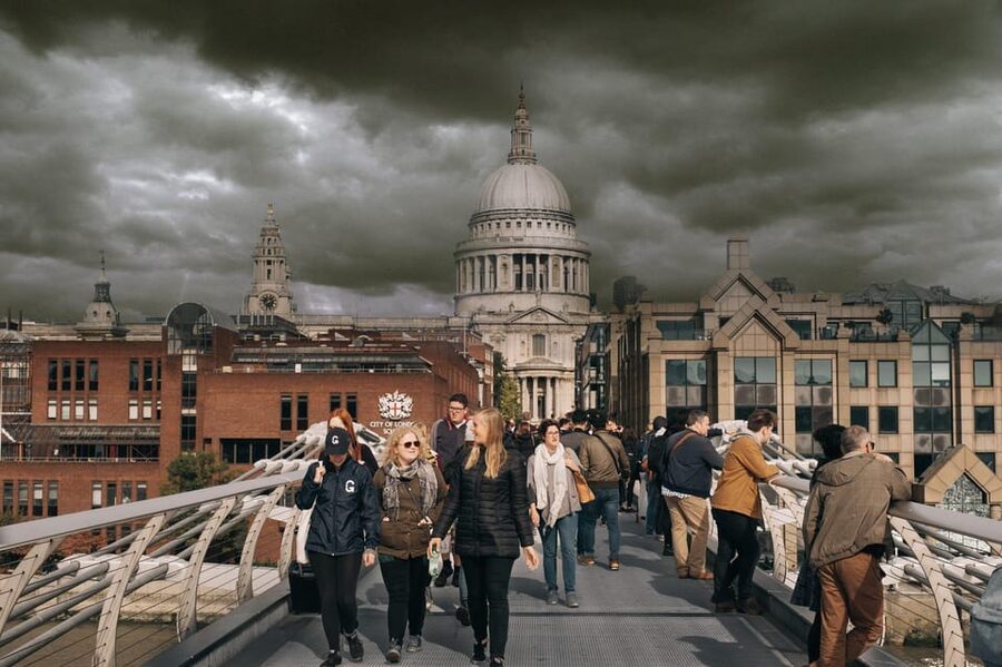 London: Harry Potter Walking Tour in German - The London Eye, the Thames, and your transport choice