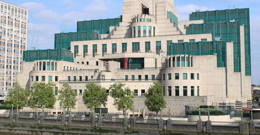 London: James Bond Filming Locations Bus Tour - No Time to Die locations and the newer Bond era