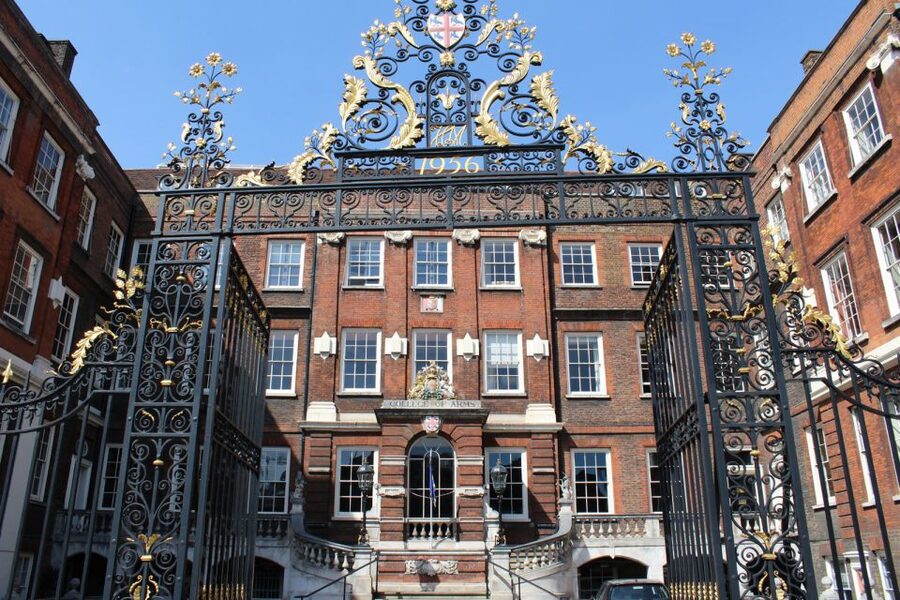 London: James Bond Filming Locations Bus Tour - Stories about Ian Fleming, spies, and the actors
