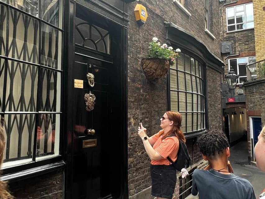 London: Private Family Harry Potter Movie Locations & Cruise - Westminster and the route toward Borough Market
