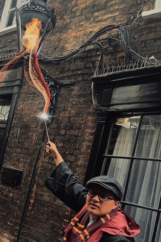 London: The Harry Potter Walking Tour with Potter-Vision - Crossing the Millennium Bridge after the Death Eaters