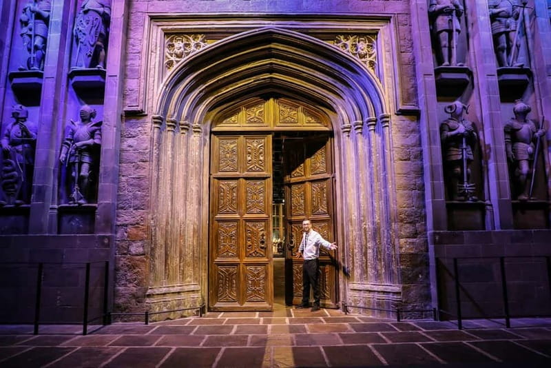 London: Warner Bros. Studio Harry Potter Tour & Branded Bus - Eating, shopping, and managing your four hours