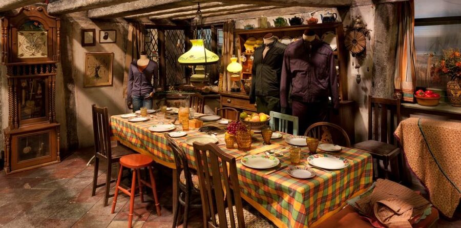 London: Warner Bros. Studio Tour with Hotel Pickup - Platform 9 ¾ and the Hogwarts Express