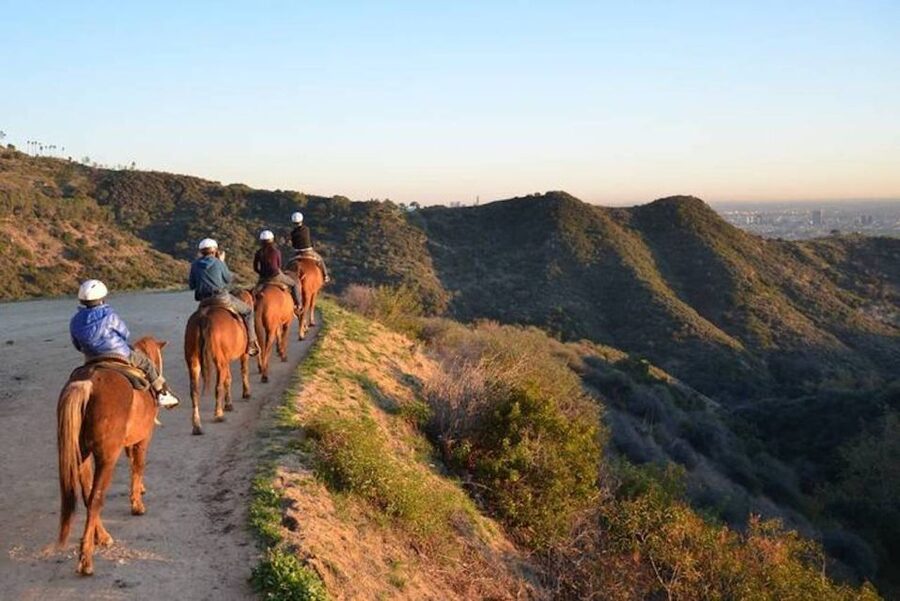 Los Angeles: 2-Hour Hollywood Trail Horseback Riding Tour - Arriving at Sunset Ranch above Beachwood Drive