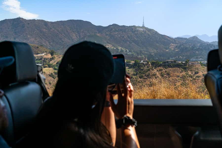 Los Angeles: Celebrity Homes and Hollywood Open-Air Bus Tour - Beverly Hills sign and Rodeo Drive