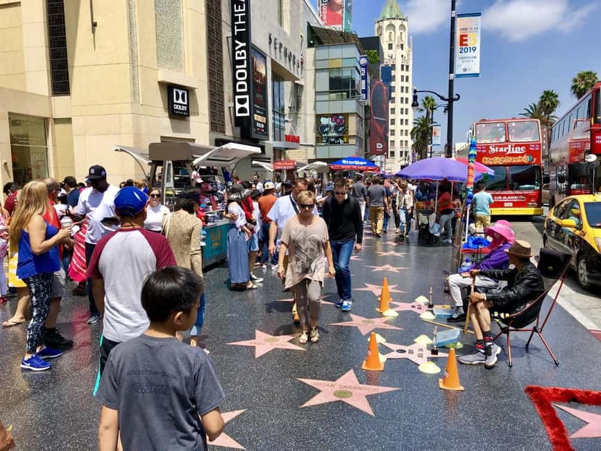 Los Angeles: Hollywood and Beverly Hills Guided Bus Tour - Sunset Strip and the evening mood