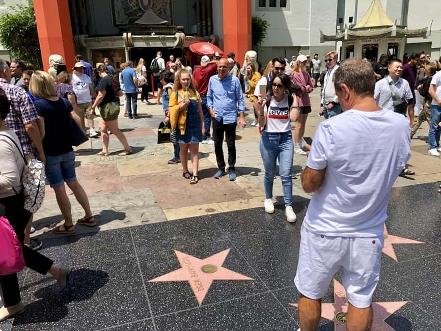Los Angeles: Hollywood and Beverly Hills Guided Bus Tour - The bus, seating, and weather