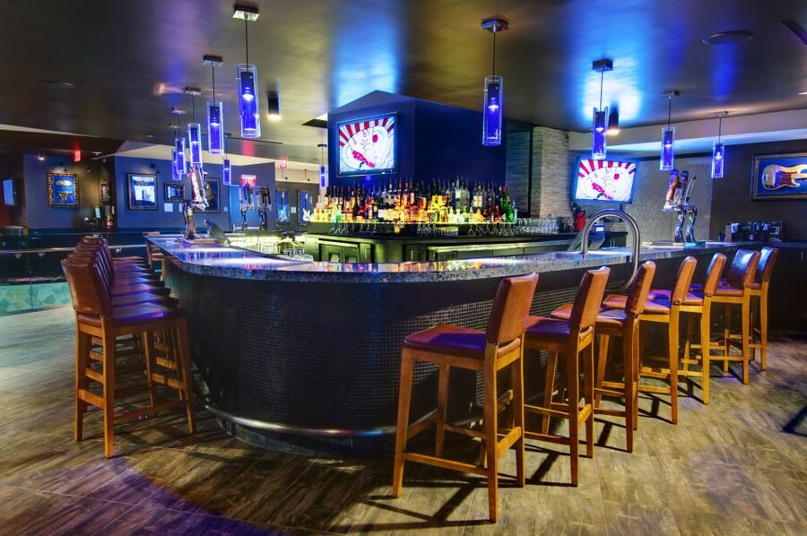 Los Angeles: Meal at the Hard Rock Cafe Hollywood - The seating rule can shape your visit