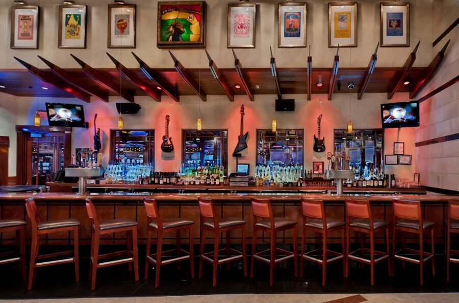 Meal at the Hard Rock Cafe Hollywood Florida - The 90-minute visit, from arrival to dessert