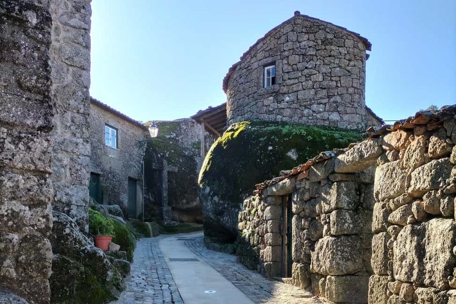 Monsanto (TV Game of Thrones): Private Day Tour from Lisbon - Who should book this day trip?