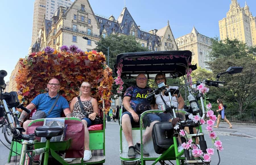 New York City: Home Alone 2 Movie Locations Pedicab Tour - Fifth Avenue and the real story behind Duncan’s Toy Chest