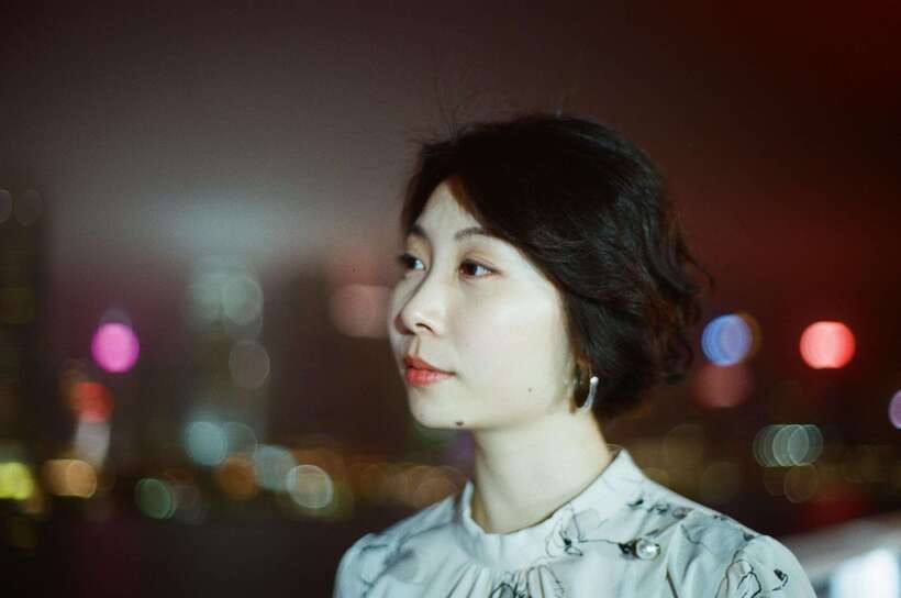 Night Photoshoot in Hong Kong: Cinematic, Moody, Personal - Meeting Ashley and shaping the session