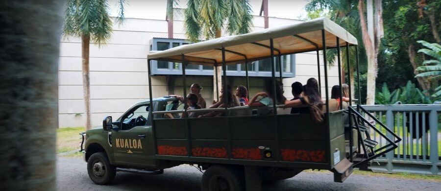 Oahu: Kualoa Jurassic Movie Set Adventure Tour - Panoramic views beyond the dinosaur films