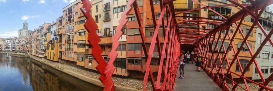 ONLY Game of Thrones Tour - All the spots in one hour - Local Girona stories along the way