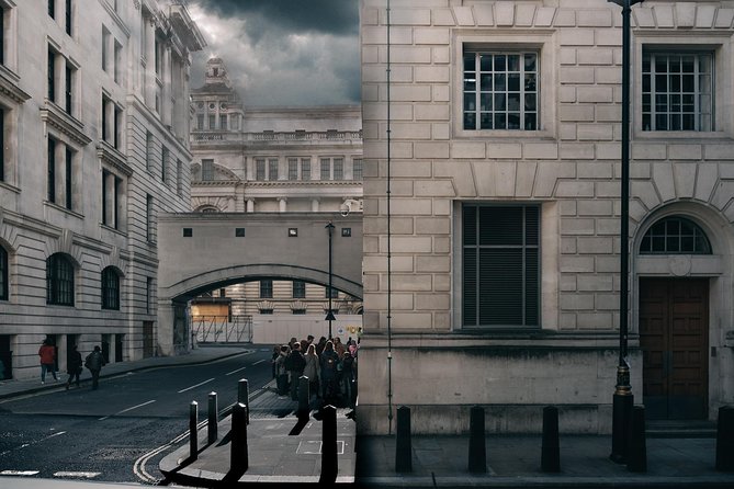 Original Harry Potter Locations Tour - Guided Tour of London - House points, spells, and movie trivia