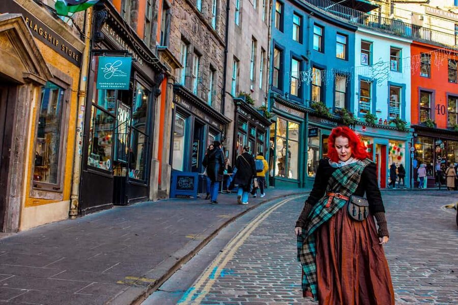 Outlander's Scotland Tour - Rebel Jacobite Tour - Starting under St Giles’ Cathedral