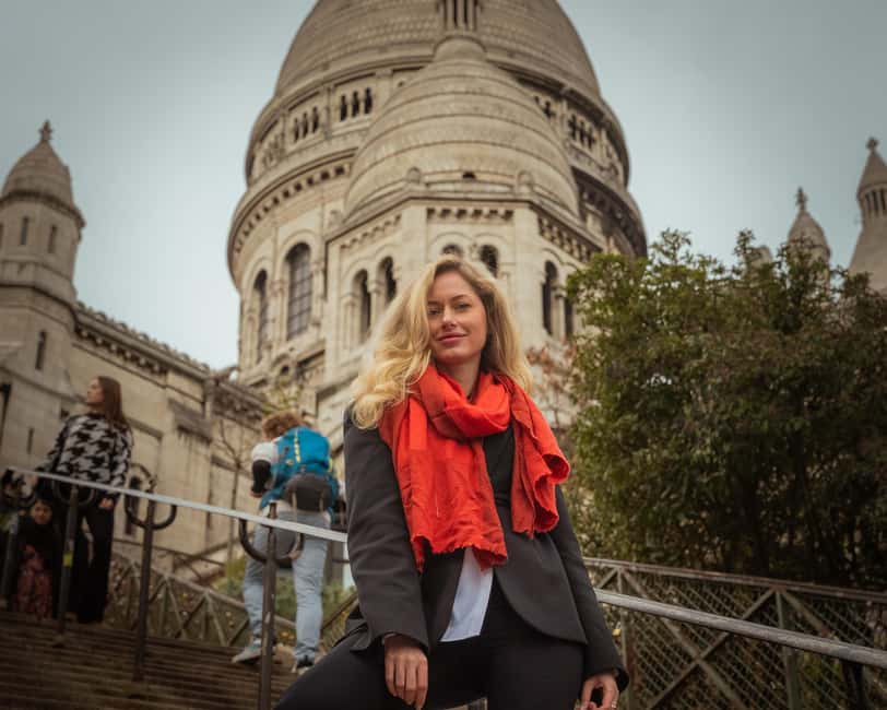 Paris: Photo shoot & cinematic mini-film in Montmartre - Cobblestones, staircases, and colorful facades