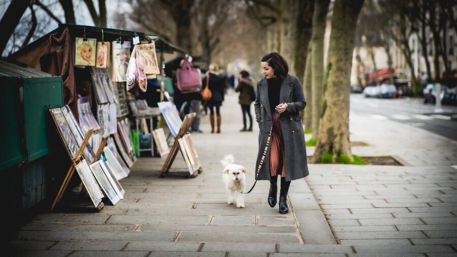 Paris: Premium Film Director Photoshoot & Natural Direction - The secret stop and one-hour route