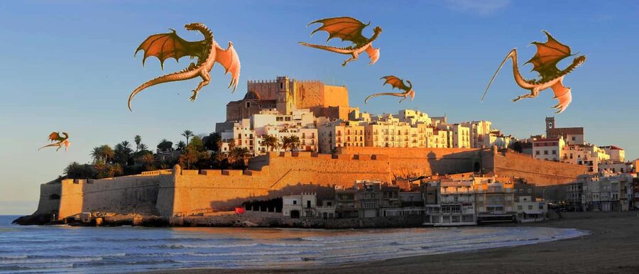 Peñíscola Day Tour: Game of Thrones, Castle Lunch, & Beach Time - Entering Pope Luna Castle