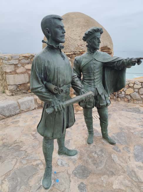 Peníscola Tour Castle Tickets & Game of Thrones locations - The best photo stops and sea views
