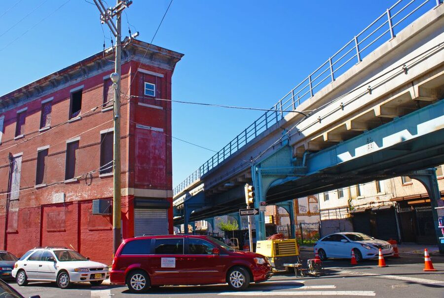 Philadelphia: Half-Day Private Rocky Movie Locations Tour - Front Street Gym and the Creed connection