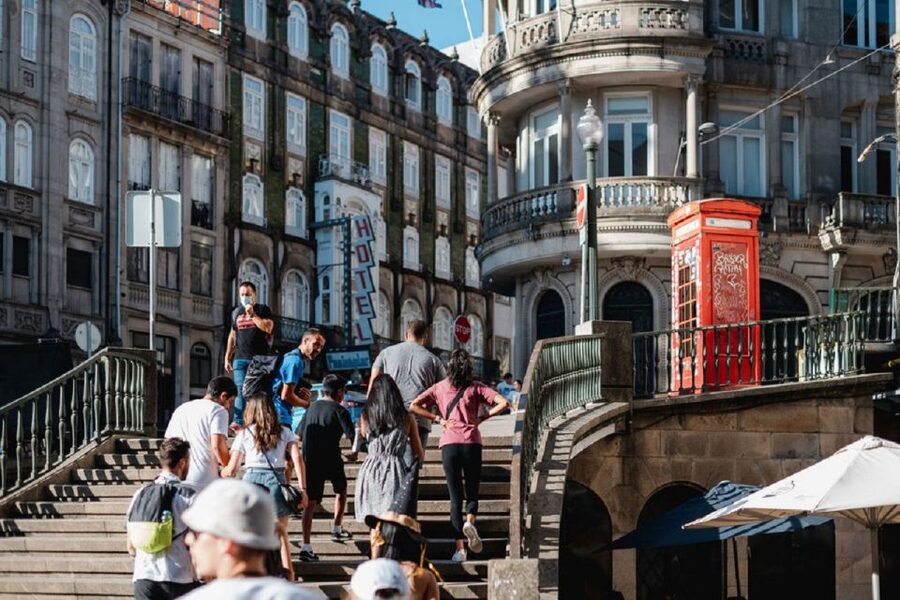 Porto: Harry Potter and City of Porto Guided Walking Tour - Finishing at Livraria Lello