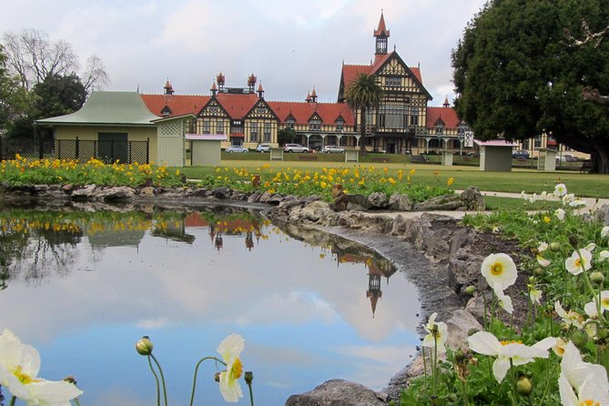 Private 3 Days Tour From Auckland: Hobbiton, Hamilton, Rotorua & Waitomo Caves - Key points before you book