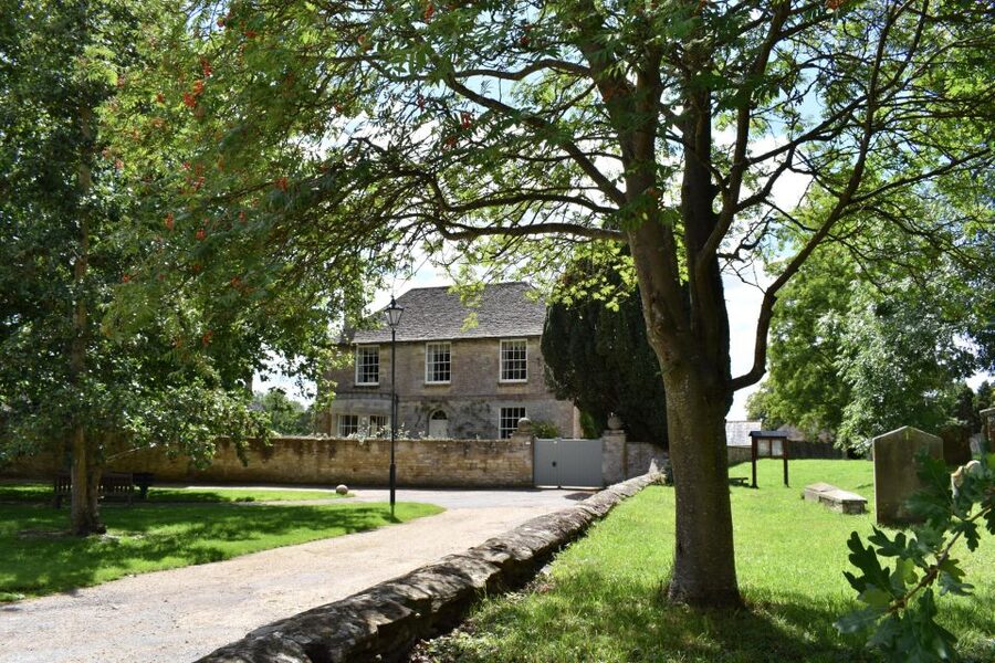 Private Downton Abbey Day Tour, including Pub Lunch - Key points to know
