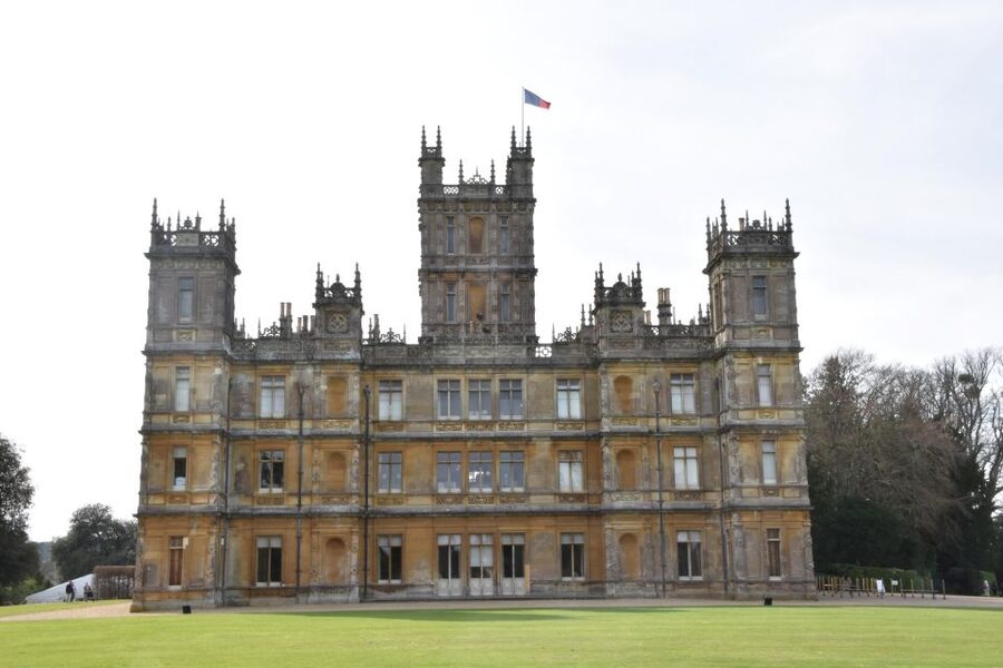 Private Downton Abbey Day Tour, including Pub Lunch - The value of a $715 private day