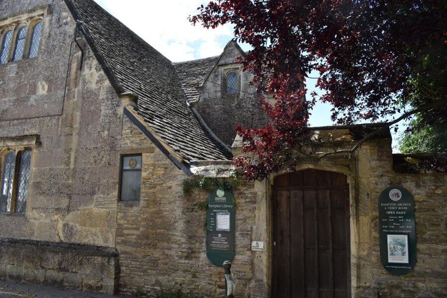 Private Downton Abbey Day Tour, including Pub Lunch - Bampton, where Downton becomes a village