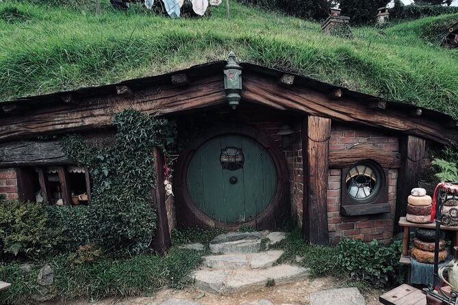 Private Hobbiton Movie Set and Rotorua Day Trip from Auckland - What the price really means