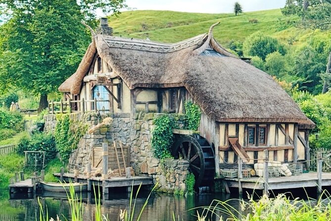 Private Hobbiton Movie Set and Rotorua Day Trip from Auckland - Who should choose this tour