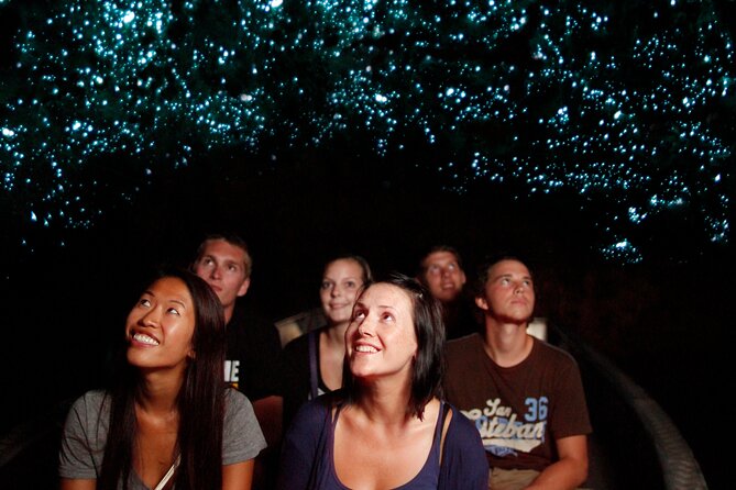 Private Hobbiton Movie Set & Waitomo Caves in a Day from Auckland - How the timing affects your day