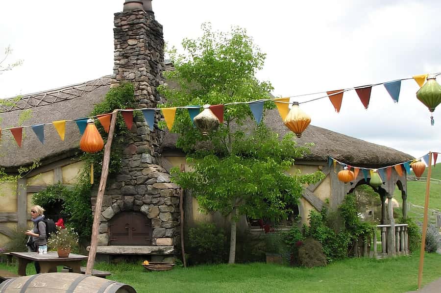 Private Hobbiton & Waitomo glowworm cave Day Trip - Why this pairing works so well