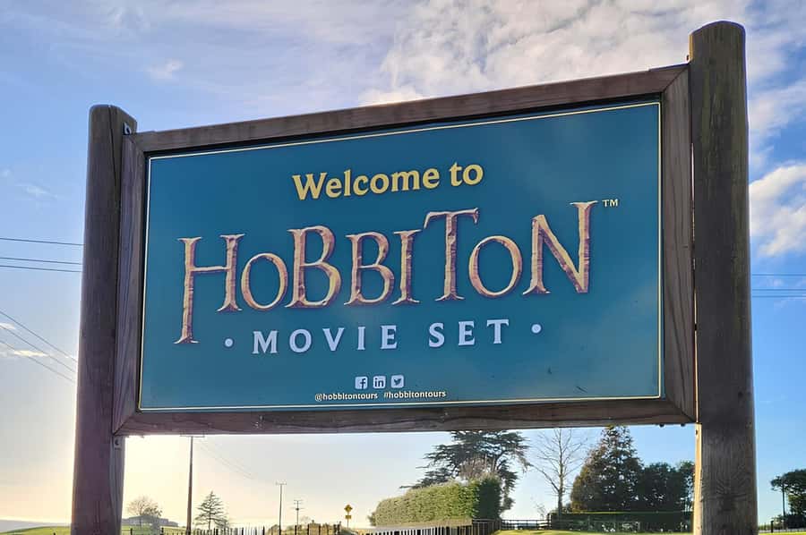 Private Hobbiton & Waitomo glowworm cave Day Trip - What makes Hobbiton worth the time