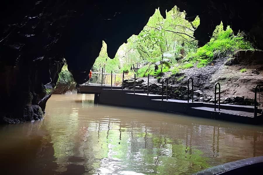 Private Hobbiton & Waitomo glowworm cave Day Trip - The early run to Hobbiton in Matamata