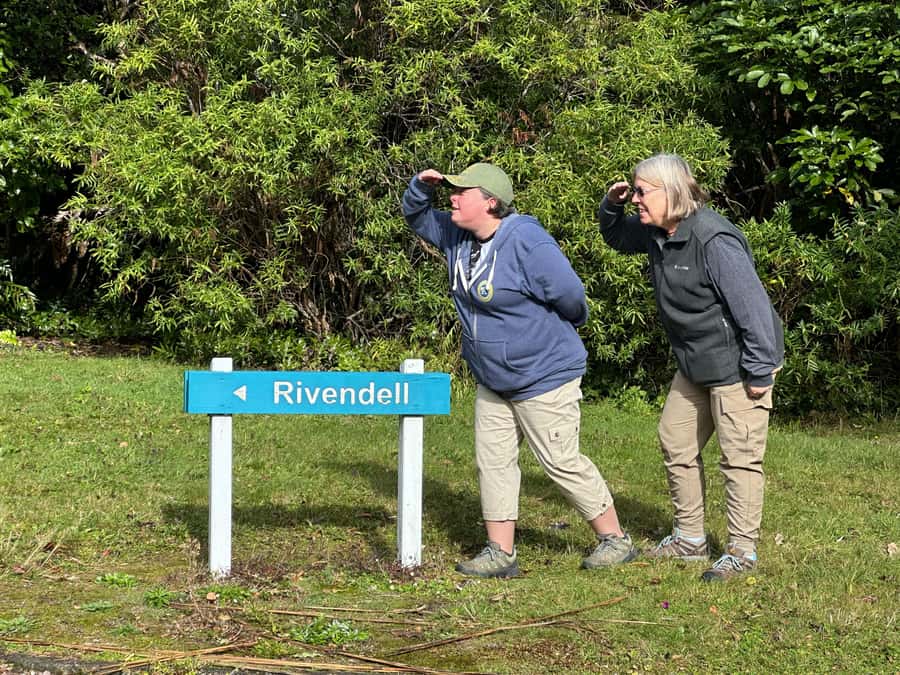 Private Lord of the Rings Tour Wellington with Lunch - Poets Park and Sams river escape