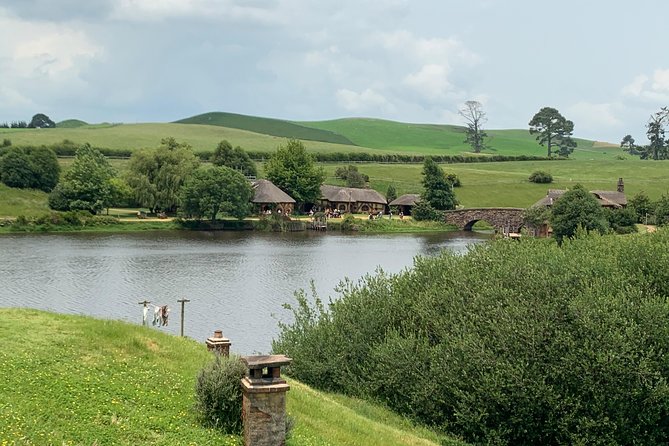 Private Luxury Tour to Hobbiton Movie Set & Waitimo Glowworm Cave - Underground at Waitomo Glowworm Caves