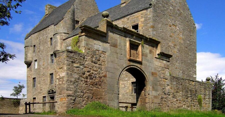 Private Outlander Tour for Small Groups - The Duke of Sandringham’s residence and extra locations