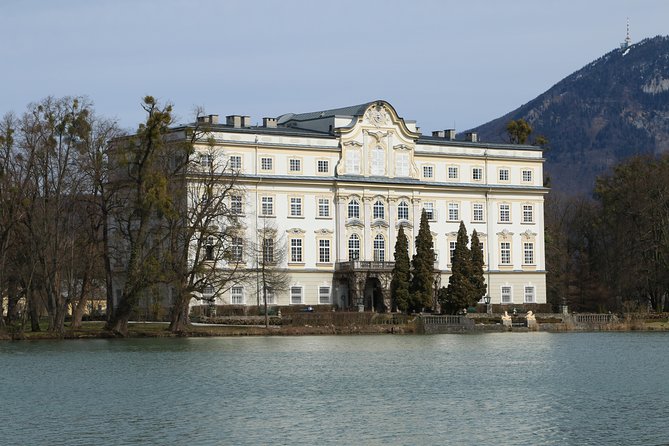 Public 4h tour to filming locations of “The Sound of Music Movie“ - Mondsee and the wedding church