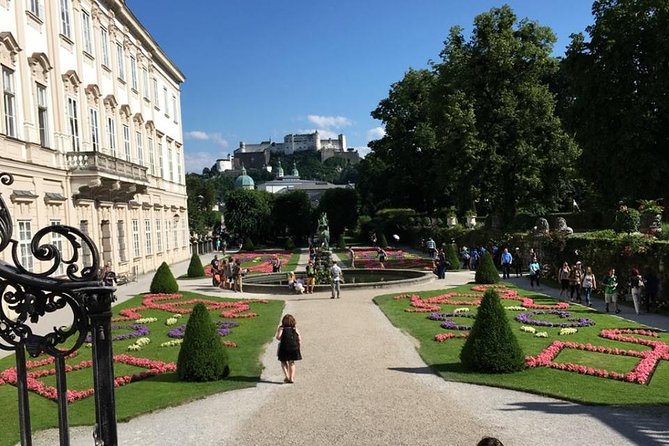 Public 8h tour to sites of "The Sound of Music Movie" & Hallstatt - The guides make or break the day