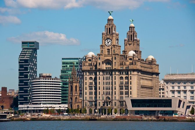 Reel Tours: Liverpool Film Location Walking Tour - Liverpool’s movie set begins at Williamson Square