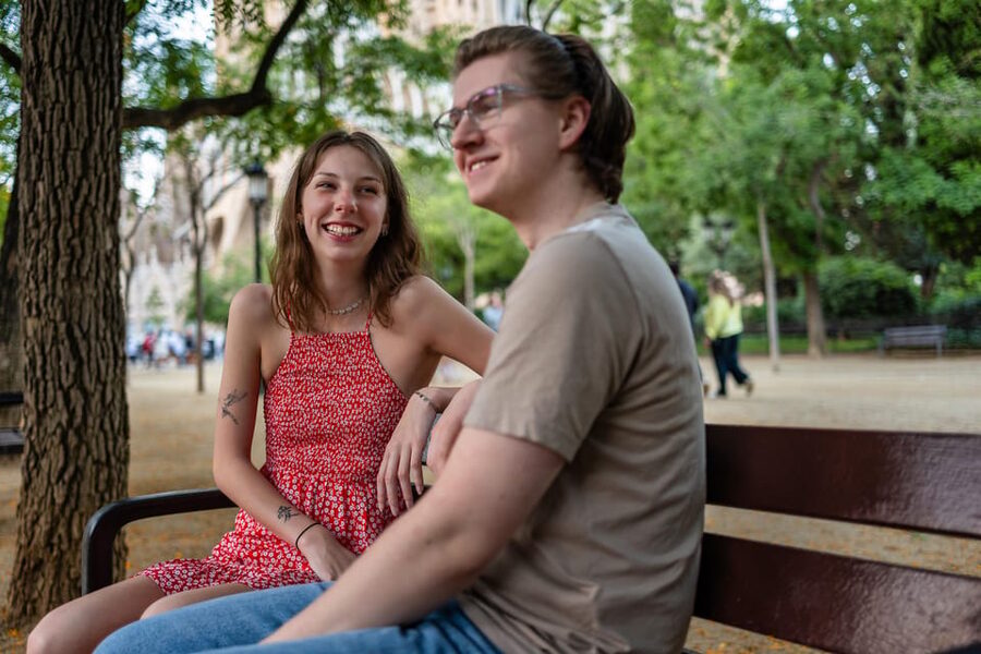 Sagrada Familia cinematic photoshoot - A panoramic setting and a quiet garden