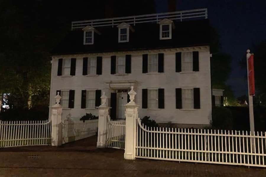 Salem: Hocus Pocus Movies and More Tour - Who will enjoy this Salem walk most