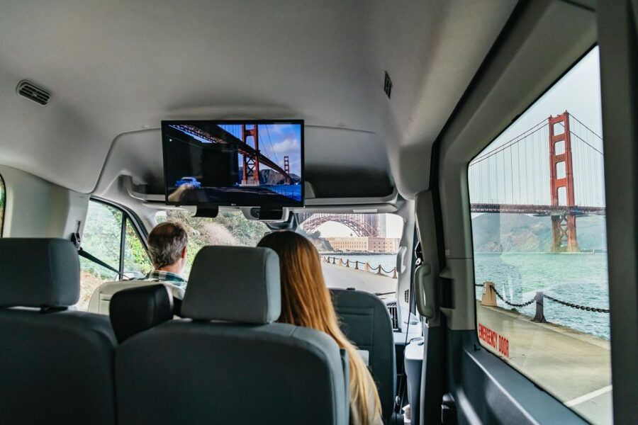 San Francisco: Movie Filming Locations Bus Tour - North Beach, Nob Hill, and Union Square on screen