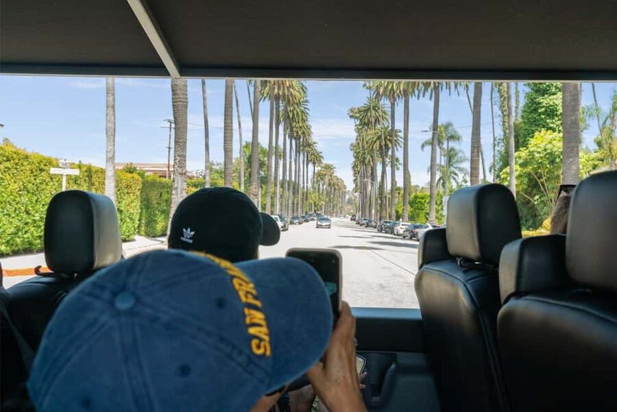 Santa Monica: Hollywood, Beverly Hills & Celebrity Home Tour - Rodeo Drive and the Beverly Hills Sign