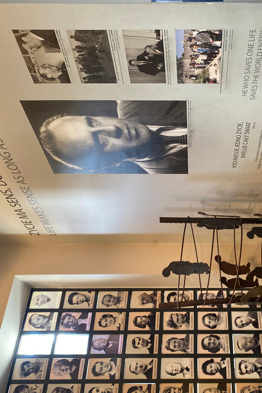 Schindler's List Movie Tour: Historic Sites & Film Location - Starting at the Old Synagogue on ul. Szeroka